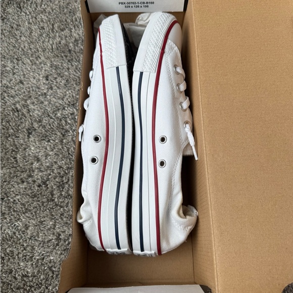 Converse - Picture 3 of 5